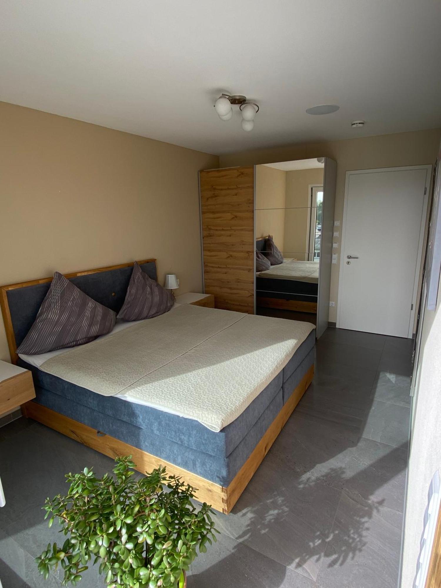 Penthouse-Appartement mit Alpenblick Friedrichshafen Exterior foto
